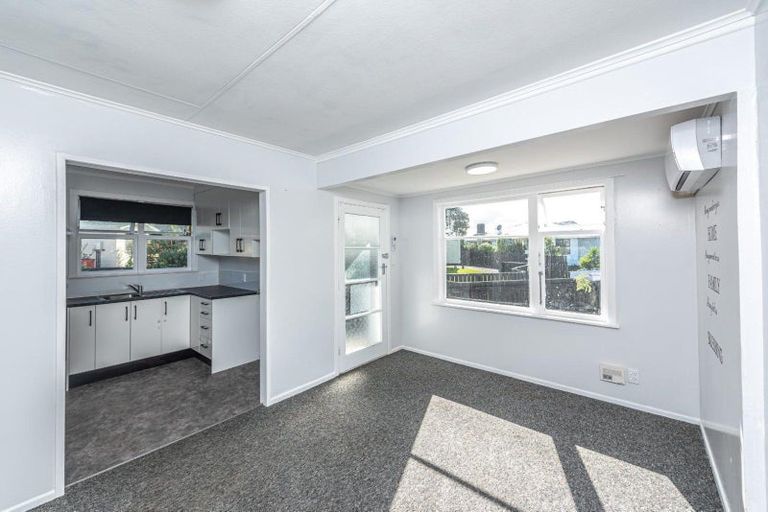 Photo of property in 1 Kupe Place, Castlecliff, Whanganui, 4501