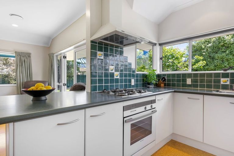 Photo of property in 9 Gresham Place, Taradale, Napier, 4112