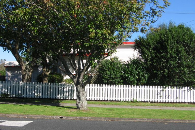 Photo of property in 2/40 Cambridge Terrace, Papatoetoe, Auckland, 2025