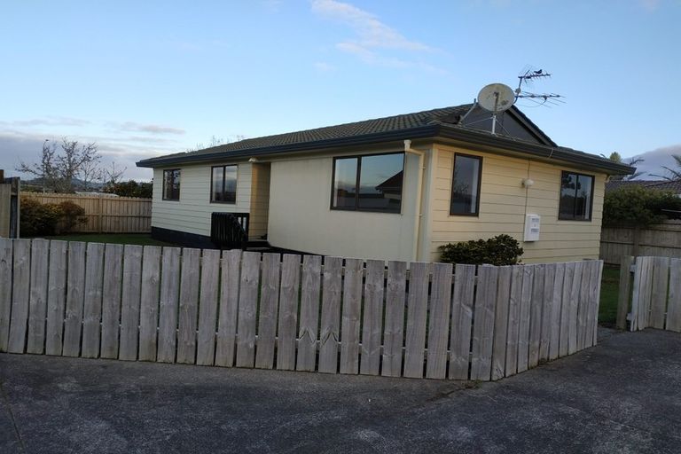 Photo of property in 2/21 Penion Drive, Flat Bush, Auckland, 2023