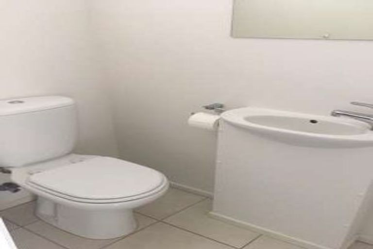 Photo of property in 5 Opito Way, East Tamaki, Auckland, 2013