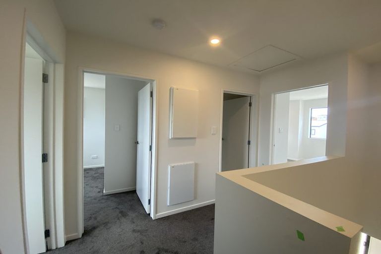 Photo of property in 46b Crestview Rise, Papakura, 2110