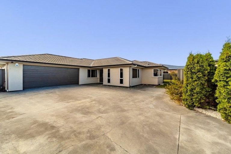 Photo of property in 15 Portland Place, Poraiti, Napier, 4112