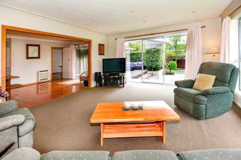 Photo of property in 4 Kirkdale Place, Avonhead, Christchurch, 8042