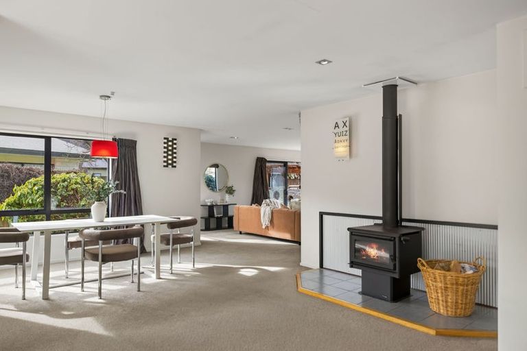 Photo of property in 11 Elva Dawson Place, Arrowtown, 9302