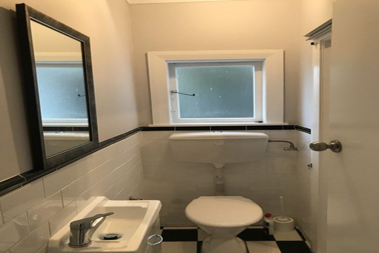 Photo of property in 7a Hawker Street, Mount Victoria, Wellington, 6011