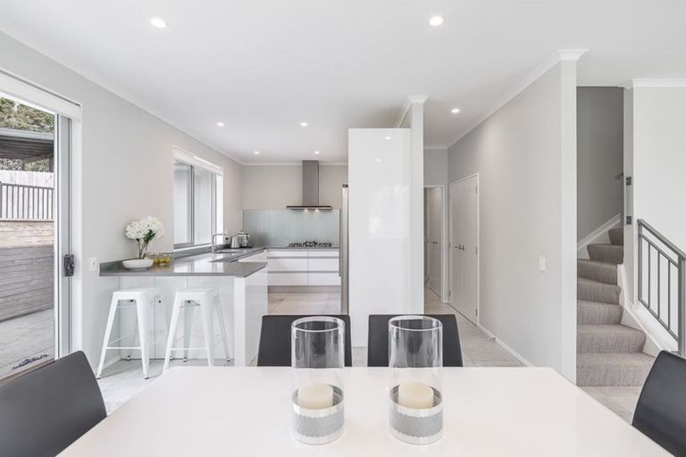 Photo of property in 61 Mackay Drive, Greenhithe, Auckland, 0632