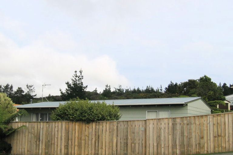 Photo of property in 34 Fenchurch Grove, Stokes Valley, Lower Hutt, 5019