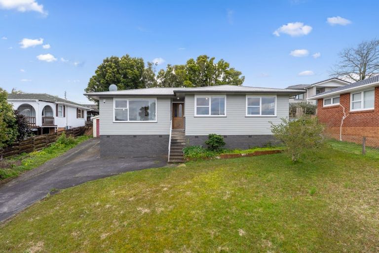 Photo of property in 9 Grimshaw Place, Henderson, Auckland, 0612