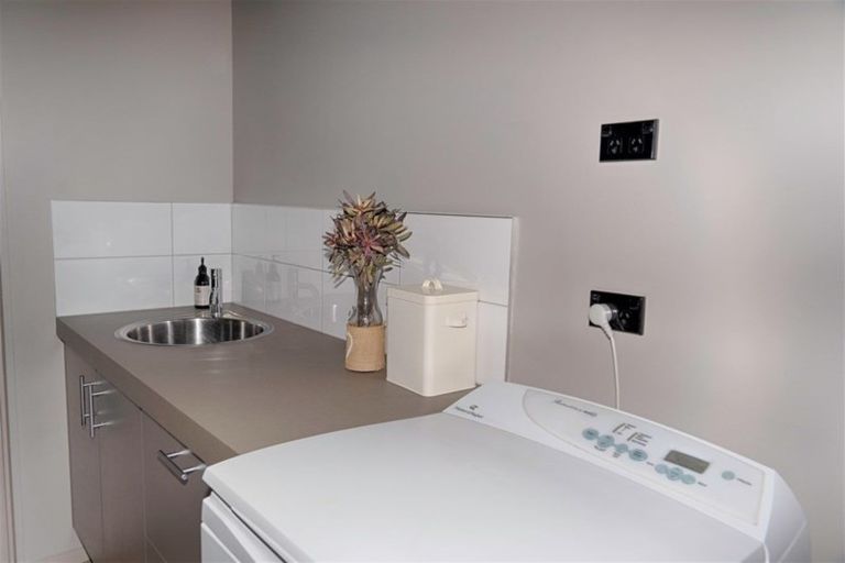 Photo of property in 8 Pisa Moorings Road, Mount Pisa, Cromwell, 9383