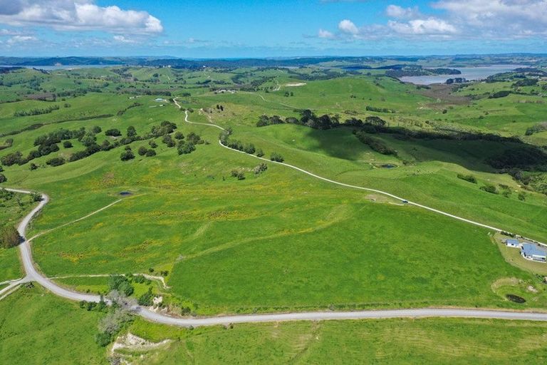 Photo of property in 156 Marohemo Road, Maungaturoto, 0583