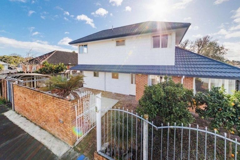 Photo of property in 1 Ayr Place, Hokowhitu, Palmerston North, 4410