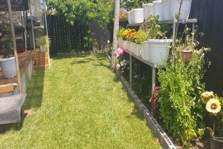 Photo of property in 18b Riverpark Crescent, Henderson, Auckland, 0610