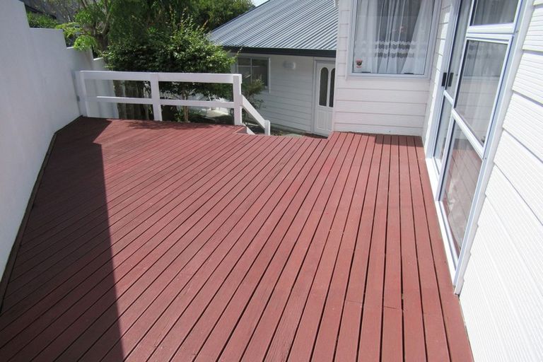 Photo of property in 1/4 Fairbanks Place, Glendene, Auckland, 0602