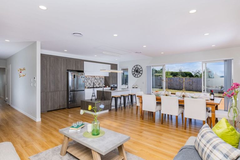 Photo of property in 26 Dida Park Drive, Kumeu, 0810