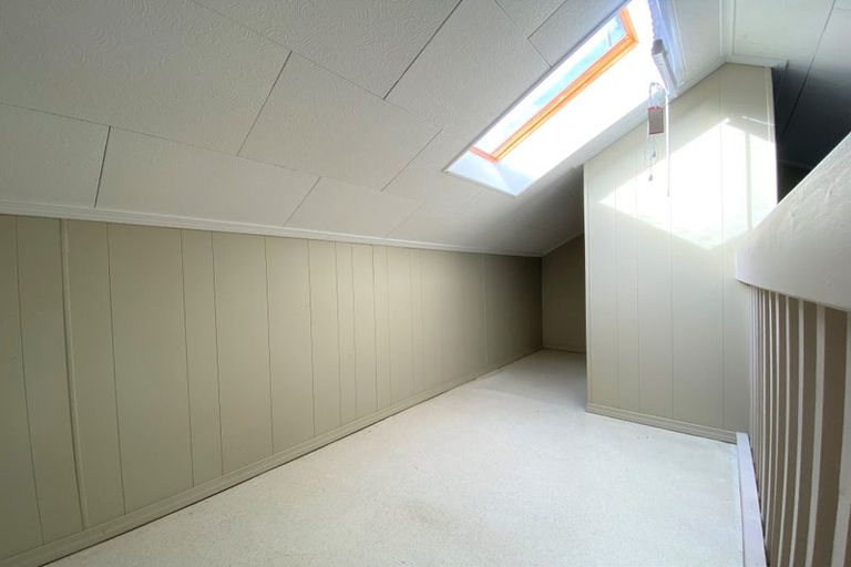 Photo of property in 2/127 Swanson Road, Henderson, Auckland, 0610