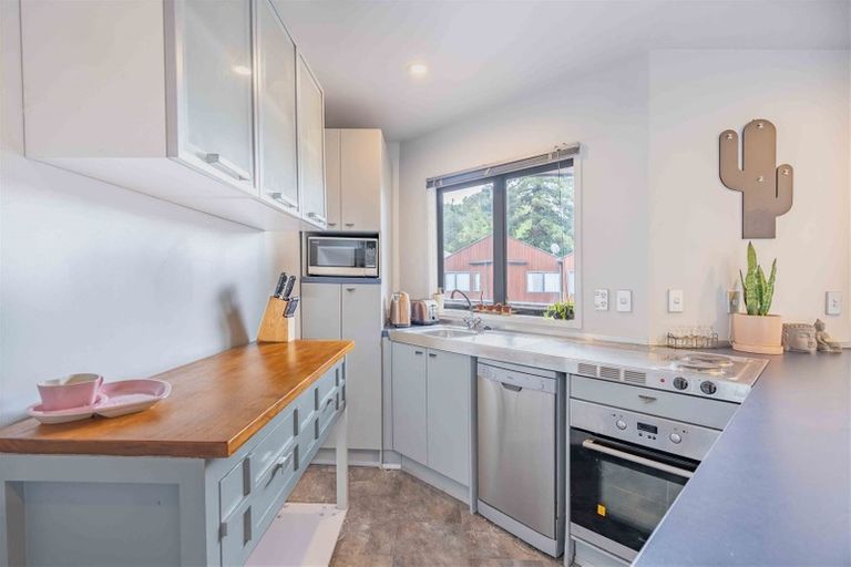 Photo of property in 22/3 The Avenue, Albany, Auckland, 0632