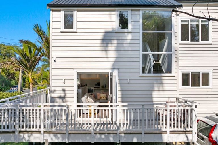 Photo of property in 32a Sandown Road, Rothesay Bay, Auckland, 0630