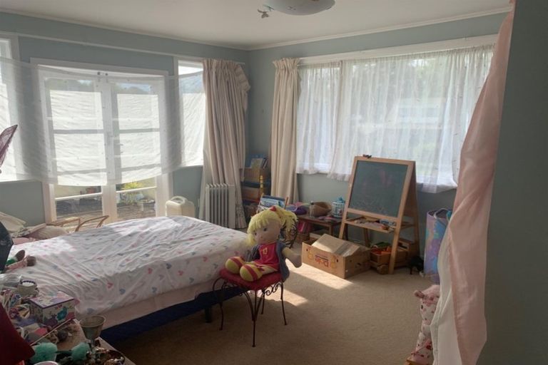 Photo of property in 727 Swanson Road, Swanson, Auckland, 0612