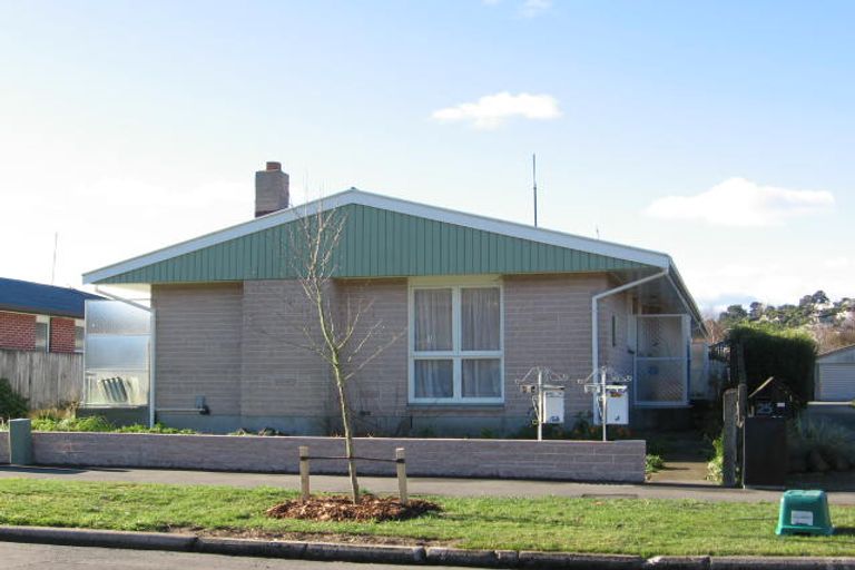 Photo of property in 1/23 Landsdowne Terrace, Cashmere, Christchurch, 8022