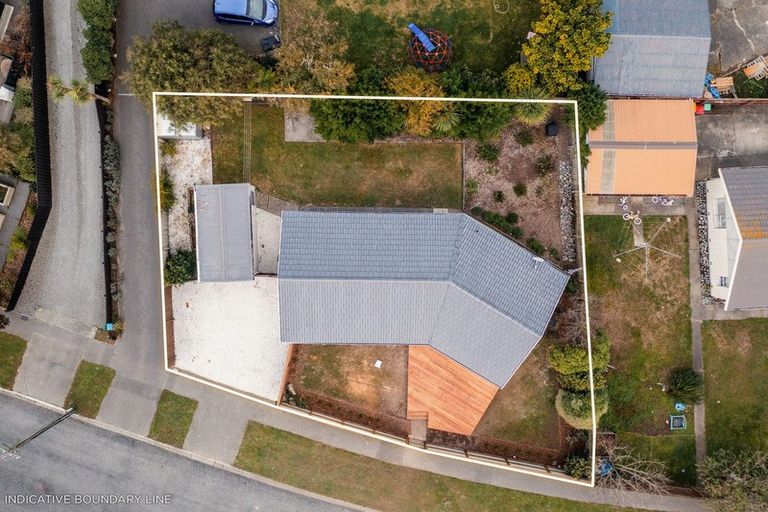 Photo of property in 35 Cradock Street, South New Brighton, Christchurch, 8062