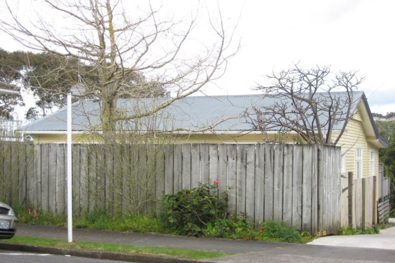 Photo of property in 75 Young Street, New Plymouth, 4310