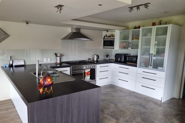 Photo of property in 35 Barbados Way, One Tree Point, 0118