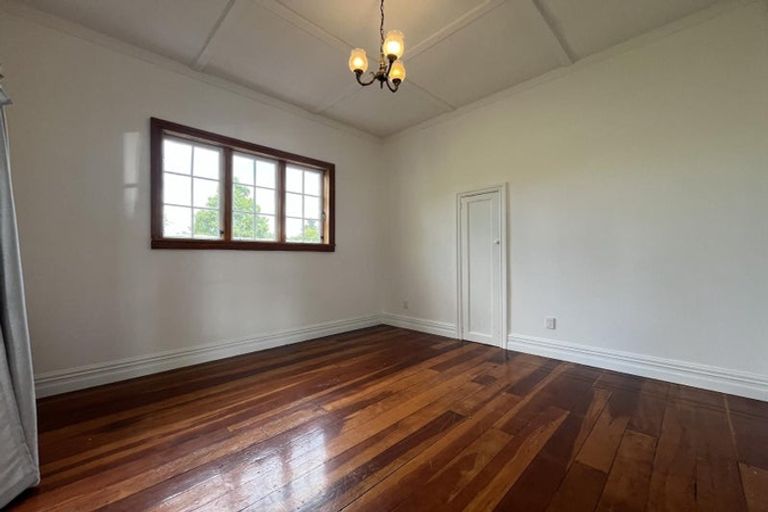 Photo of property in 55 Kamara Road, Glen Eden, Auckland, 0602