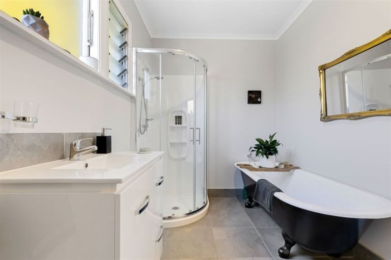 Photo of property in 35 Alpha Avenue, Strowan, Christchurch, 8052