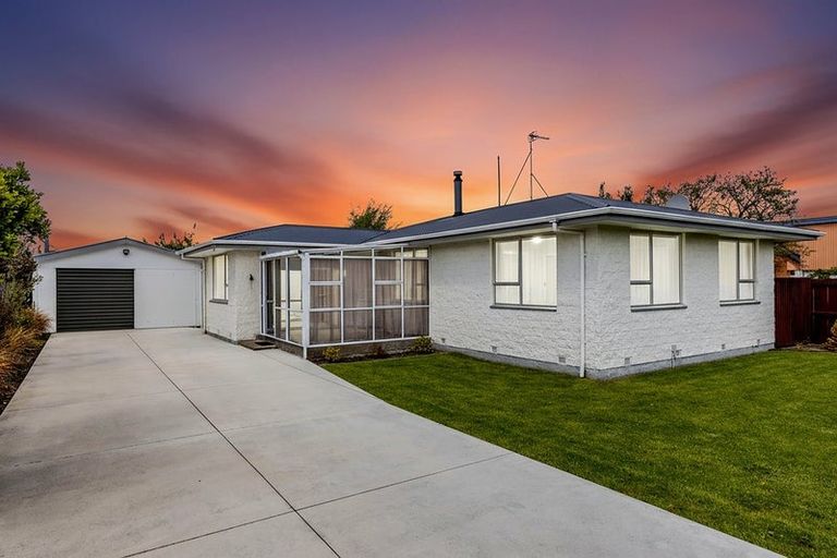 Photo of property in 76 Bush Street, Rangiora, 7400