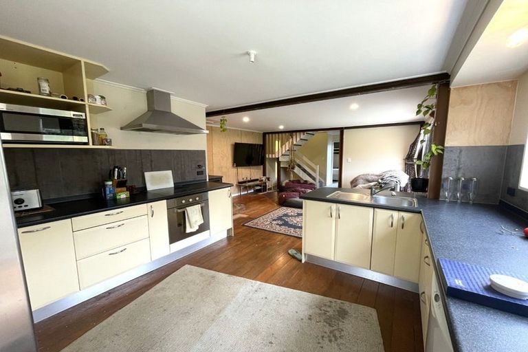 Photo of property in 43 Ngamotu Road, Moturoa, New Plymouth, 4310