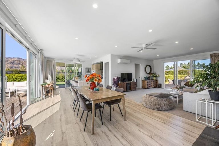 Photo of property in 21 Sam John Place, Lake Hawea, 9382