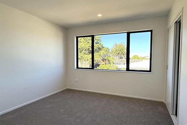 Photo of property in 102b Ennis Avenue, Pakuranga Heights, Auckland, 2010