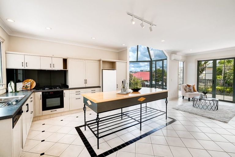 Photo of property in 21 Te Hoe Grove, Pinehill, Auckland, 0632