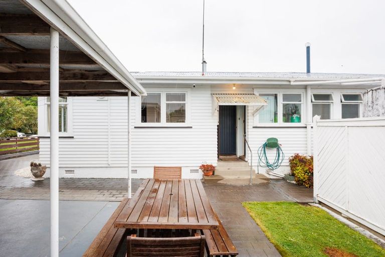 Photo of property in 9 Mersey Street, Rongotea, 4476