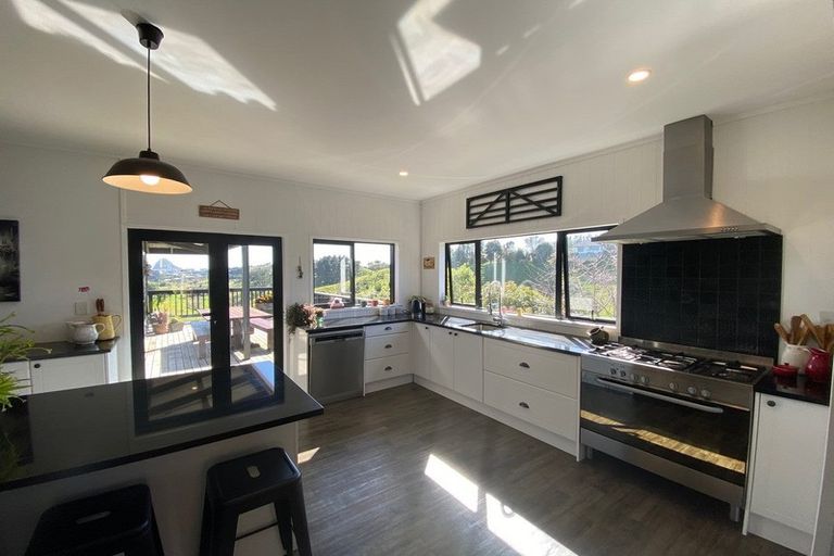 Photo of property in 30 Pararewa Drive, Whalers Gate, New Plymouth, 4310