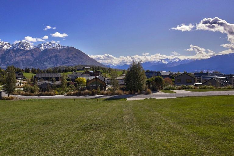 Photo of property in 11 Pendeen Crescent, Jacks Point, Queenstown, 9371