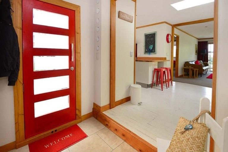 Photo of property in 18 Old North Road, Orewa, 0931