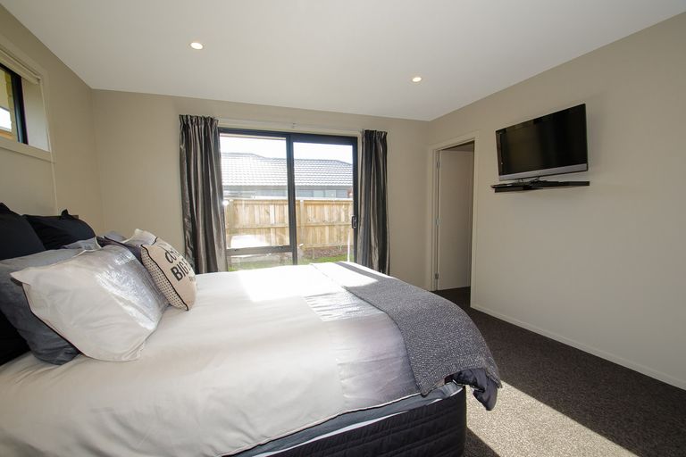 Photo of property in 83 Grandvista Drive, Green Island, Dunedin, 9018