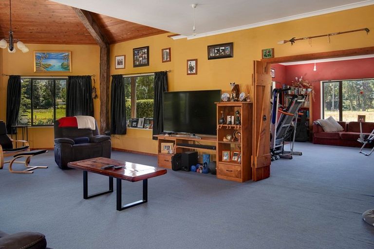 Photo of property in 11 Hotham Street, Murchison, 7007