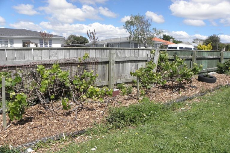 Photo of property in 2 Hobson Place, Takaro, Palmerston North, 4412