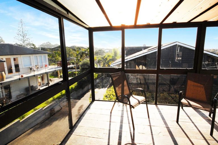 Photo of property in 1/134 Aberdeen Road, Campbells Bay, Auckland, 0620