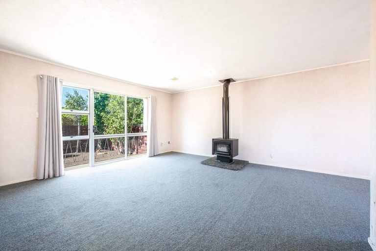 Photo of property in 2/116 Seabrook Avenue, New Lynn, Auckland, 0600