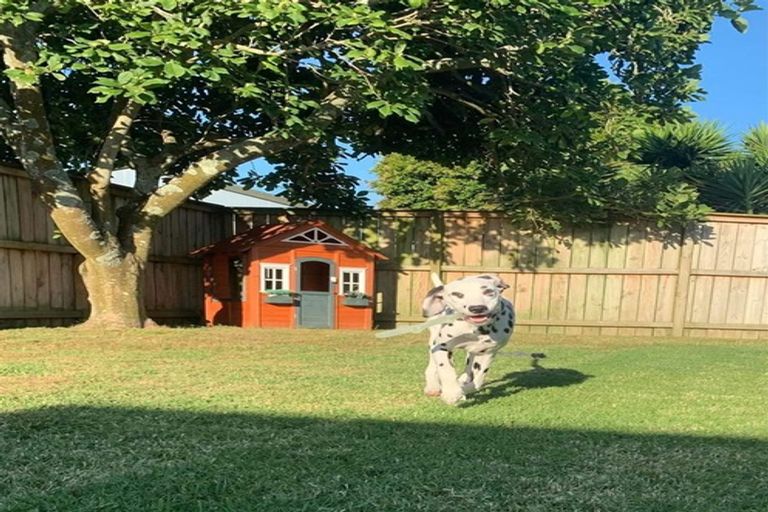 Photo of property in 1/8 Cameron Place, Ranui, Auckland, 0612