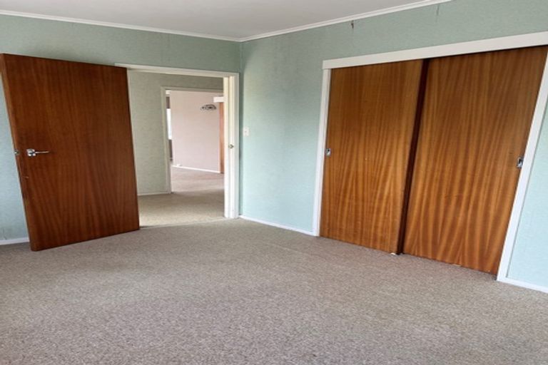 Photo of property in 1/17 Doment Crescent, Orewa, 0931