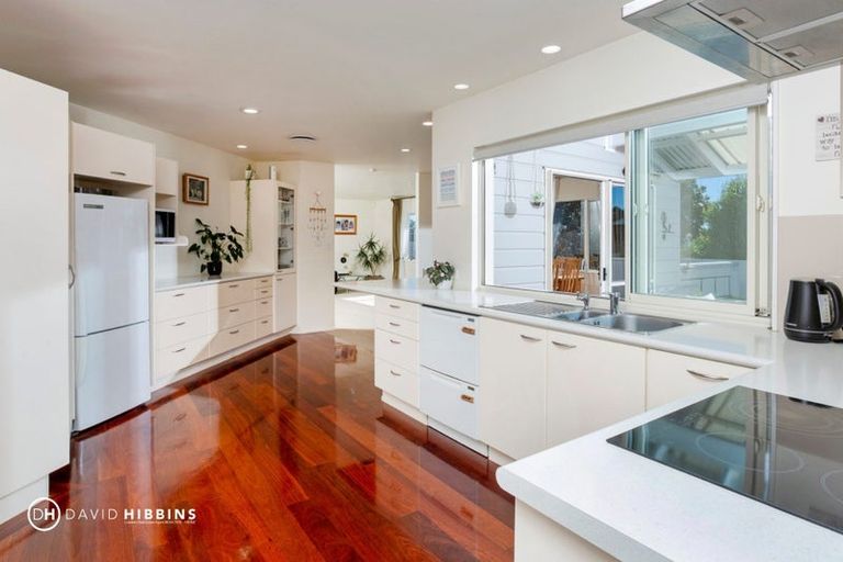 Photo of property in 6 Pelican Lane, Unsworth Heights, Auckland, 0632