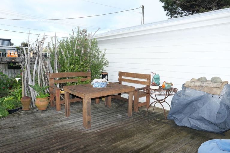Photo of property in 61 Tutere Street, Waikanae Beach, Waikanae, 5036