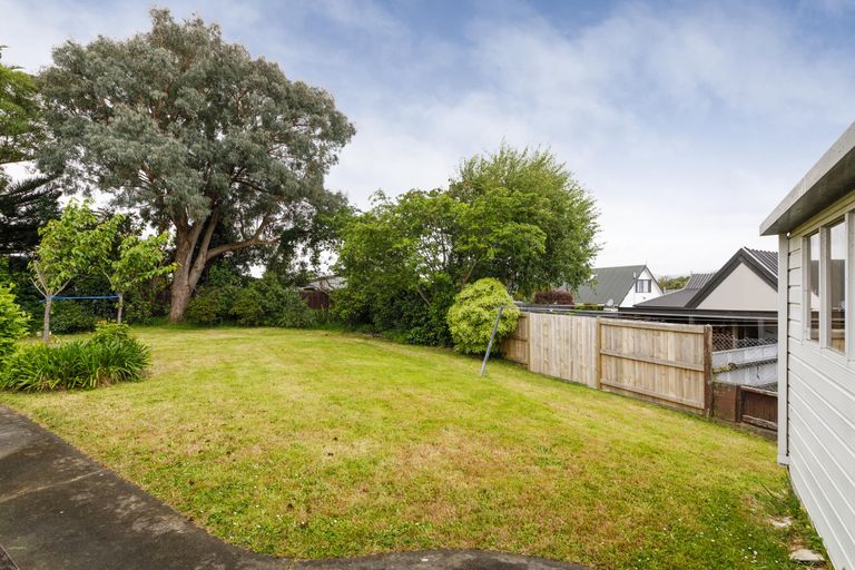 Photo of property in 12 Suzanne Grove, Kelvin Grove, Palmerston North, 4414