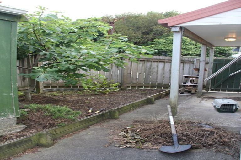 Photo of property in 106a Moorefield Road, Johnsonville, Wellington, 6037