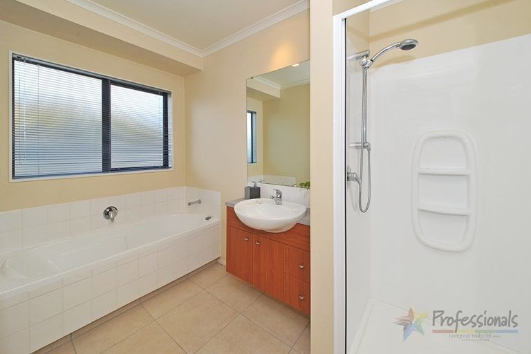 Photo of property in 10 Belfry Place, Wattle Downs, Auckland, 2103
